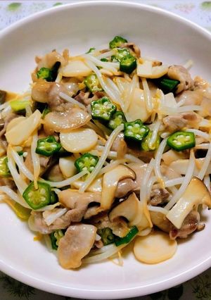 簡単夏の夕飯昼食豚ばらオクラもやし檸檬バター炒め-レシピのメイン写真