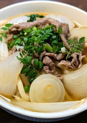 新玉葱の関西風肉うどん　木の芽-レシピのメイン写真