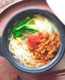 大豆ミートで即席の鍋焼き坦々麺♪