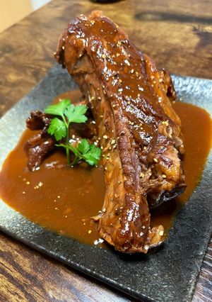 【骨肉】スペアリブの赤ワイン煮込み-レシピのメイン写真