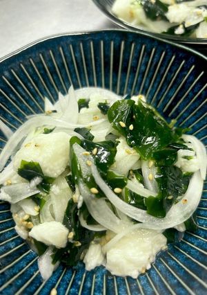 長芋とワカメと新玉ねぎの和え物。-レシピのメイン写真