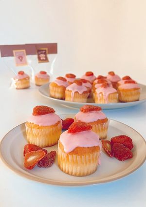 板チョコ1枚で16個！いちごのミニケーキ-レシピのメイン写真