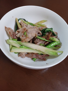 ブロッコリーの茎と豚肉の炒め物-レシピのメイン写真