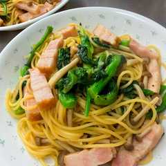 รูปของ 菜の花とベーコンのにんにく醤油パスタ