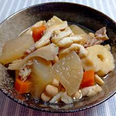 A picture of 大根と豚肉のほっこり煮物♪大豆とちくわぶ入り.