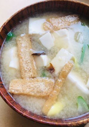 削り節味噌汁●きざみ揚げ＆ネギ・ミニ豆腐-レシピのメイン写真