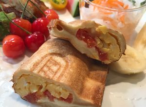 卵とトマトとチーズのホットサンド-レシピのメイン写真