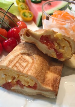 卵とトマトとチーズのホットサンド-レシピのメイン写真