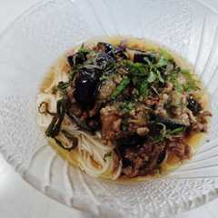 A picture of 茄子そぼろぶっかけ素麺.