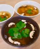 田中家の豆腐としいたけのお吸い物