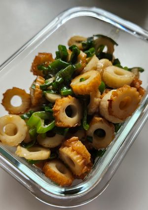 お弁当やあと一品に！竹輪とネギの青い所の炒め物-レシピのメイン写真