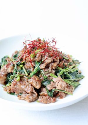 ご飯が進む【牛肉と空芯菜のオイスター炒め-レシピのメイン写真