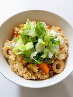 桃屋いかの塩辛とちくわの炊き込みご飯-レシピのメイン写真