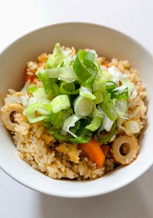 桃屋いかの塩辛とちくわの炊き込みご飯-レシピのメイン写真
