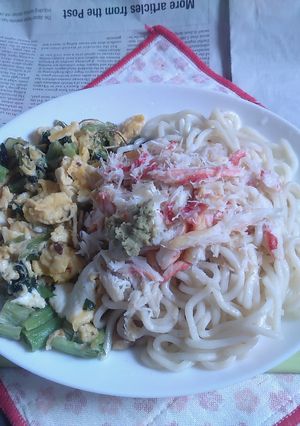ポパイ炒り卵＋蟹のほぐし身載せ焼きうどん-レシピのメイン写真