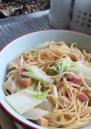 舞茸ベーコン白菜のニンニクオリーブ油の炒めパスタ-レシピのメイン写真
