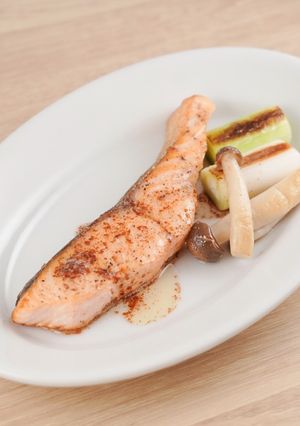 バター香る！皮サクっサーモンムニエル-レシピのメイン写真