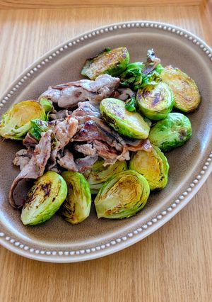春の味🌸芽キャベツと豚肉のオイスター炒め-レシピのメイン写真