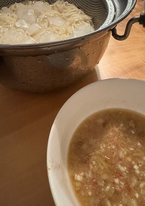 細めのうどんで七蔵のごまベースのつけ汁-レシピのメイン写真