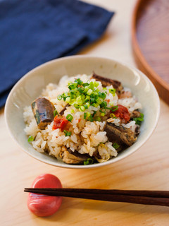 いわし缶と梅の炊き込みご飯-レシピのメイン写真