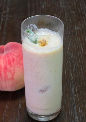 創作・白桃ラッシー-レシピのメイン写真