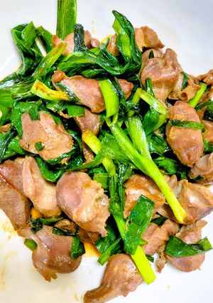 砂肝とニラの胡麻油塩コショウ炒め-レシピのメイン写真
