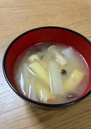 大根と油あげのみそ汁(昆布だし)-レシピのメイン写真