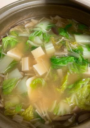 土鍋で野菜たっぷり味噌汁-レシピのメイン写真