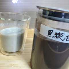 A picture of 黒麹甘酒.