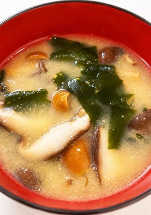 旨みたっぷり♪なめことしいたけの味噌汁-レシピのメイン写真