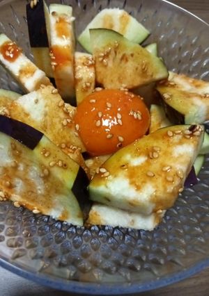 和食ばっか飽きた！泉州水ナスで韓国ユッケ風サラダ-レシピのメイン写真