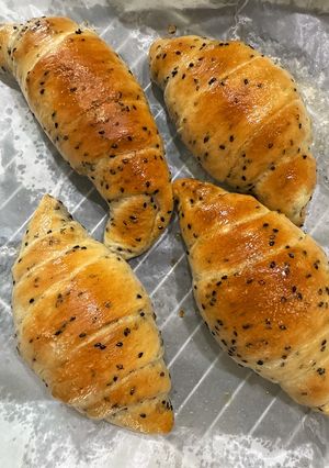 胡麻ベーグル塩バターロール風-レシピのメイン写真