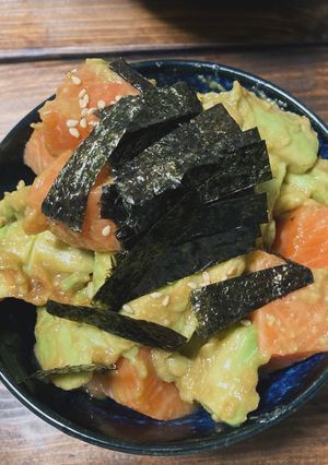 楽ちん簡単"サーモンとアボガドの和え丼"-レシピのメイン写真