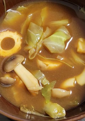 キャベツとシメジと竹輪のお味噌汁-レシピのメイン写真