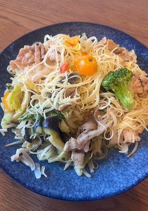 畑で採れたて茄子とトマトのカレービーフン-レシピのメイン写真