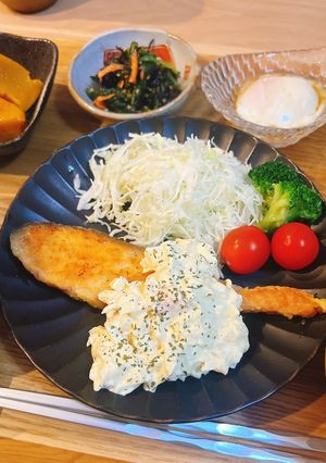 簡単ご飯がすすむ🐾鮭のムニエル-レシピのメイン写真