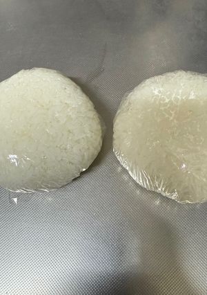 手も汚さない⭐︎絶妙な塩加減の白おにぎり-レシピのメイン写真