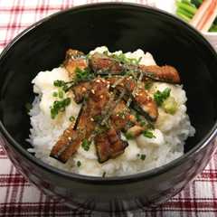 รูปของ ウナギと長芋のスタミナ丼