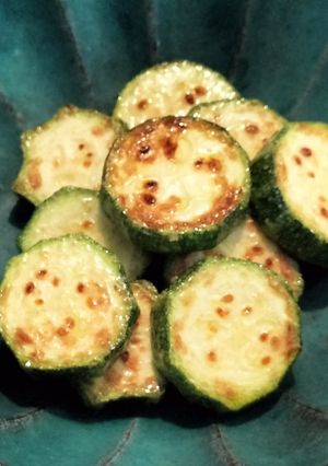 焼くだけ★ズッキーニのガーリックソテー-レシピのメイン写真