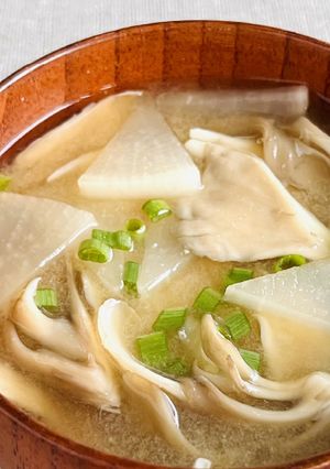 1人分を簡単に♪大根と舞茸の味噌汁-レシピのメイン写真