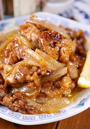 牛肉と玉葱のオイスターバターレモン炒め🍚-レシピのメイン写真