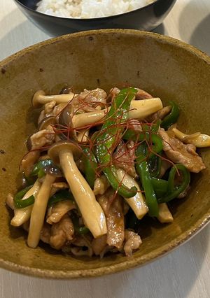 豚肉としめじの中華風炒め(青椒肉絲)-レシピのメイン写真