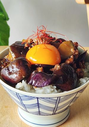 子どもウケ抜群☆時短ナスのそぼろ丼ランチ-レシピのメイン写真