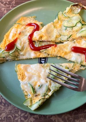 ズッキーニとチーズのオープンオムレツ-レシピのメイン写真