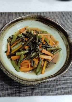 わらびとニンジンの煮物-レシピのメイン写真