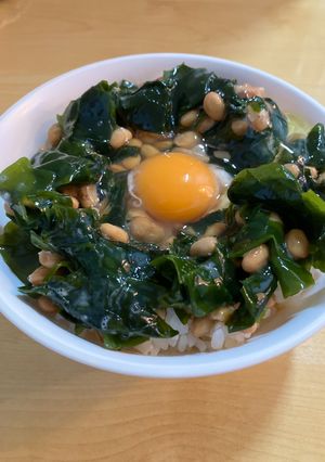 簡単🩷ワカメと納豆と卵のトロトロ丼-レシピのメイン写真