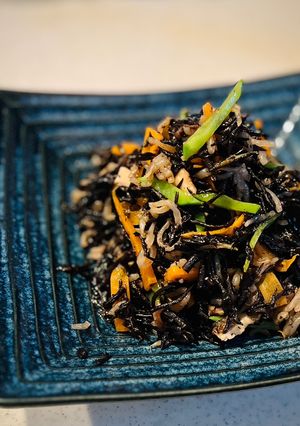 ひじきと梅干しの糸こんにゃく炒め煮-レシピのメイン写真
