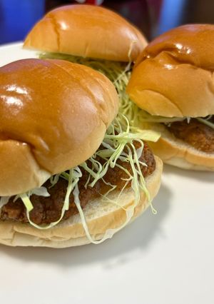 市販品で簡単!バターロールのチキンフィレサンド-レシピのメイン写真