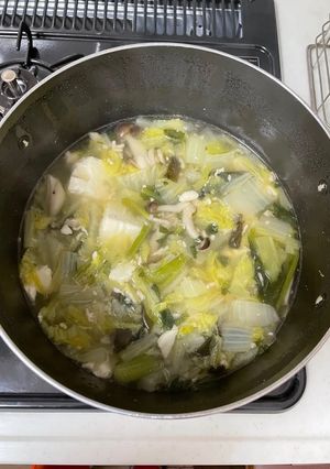 超簡単！ズボラ飯！白菜と鶏のしょうゆ鍋-レシピのメイン写真