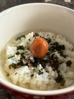 コンビニ風おにぎりで☆お茶漬け-レシピのメイン写真